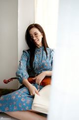 组图：菅韧姿夏日写真黑发飘扬 欲奏青春幻想曲