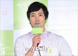 组图：《庆州》媒体首映 申敏儿复古花裙惹眼
