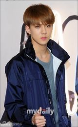 组图：汤唯EXO等出席首尔服装品牌发布会