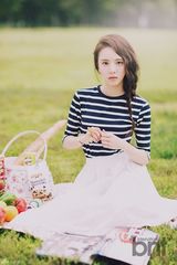 组图：韩星李烈音拍写真 清爽空灵似精灵