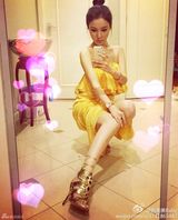 组图：郭美美涉赌博性交易被拘 奢华生活照盘点