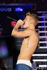 组图：熊孩子贾斯汀-比伯：狂拽炫酷满世界闯祸