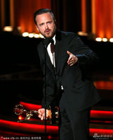 组图：保尔获剧情类最佳男配角 刘玉玲黄裙颁奖