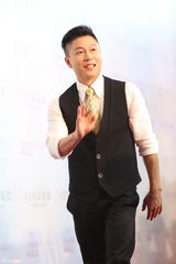 组图：何炅叶璇许茹芸等群星出席时尚盛典