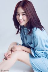 组图：阚清子最新写真曝光 眼眸动人清新性感