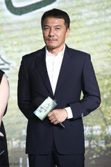 组图：《爱情进化论》发布会 段奕宏获女神表白