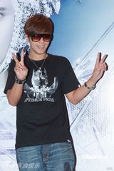 组图：罗志祥“舞法舞天”落幕 吴君如踩高跟鞋助阵