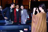 组图：2013微博之夜现场 刘诗诗为吴奇隆等拍照