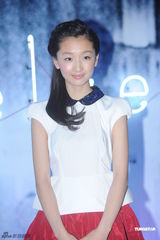 组图：周冬雨短裙俏丽亮相 柏芝性感郭晶晶发福