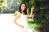 组图：单薇全新森林系唯美写真气质典雅