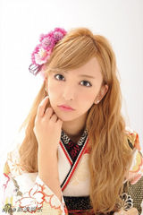 组图：板野友美和服写真曝光 软妹子俏皮可爱