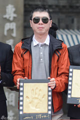 组图：冯小刚电影公社开街 众明星到场助阵