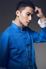 组图：暖男刘立中式写真展硬汉风采