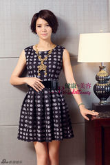 组图：袁咏仪时尚大片 从容淡雅展熟女风情