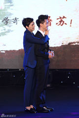 组图：马天宇《古剑》发布会否认爱郑爽