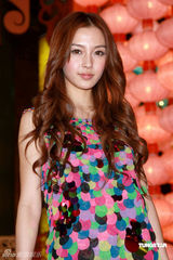 幻灯图：《全城热恋》香港亮灯 刘若英等女星争艳