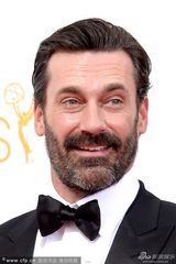 组图：男星乔-汉姆携妻甜蜜亮相艾美红毯