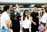 组图：真爱在囧途曝主题曲花絮 陈赫大跳眉毛舞