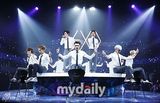 组图：《MCD》众星献唱 EXO11人献双曲舞台