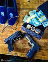 组图：欧美富二代集体晒奢华暑假照 钻石成袋买