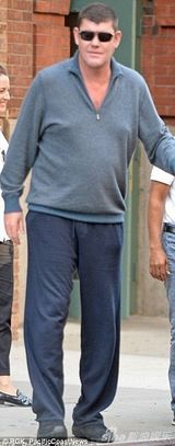 组图：米兰达-可儿新欢疑曝光 与赌业大亨乘游艇出海