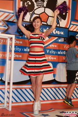 组图：高海宁自觉爱看足球是优势 热捧西班牙队