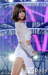 组图：刘在石率《无限挑战》参加赛车比赛