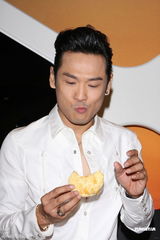 高清图：杜德伟事业爱情两得意 开餐厅筹结婚事宜