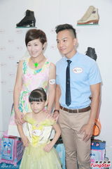 组图：胡诺言重视女儿开心 童星杨铠凝紧张升学