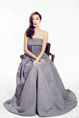 组图：杜若溪复古风造型登杂志诠释法式优雅