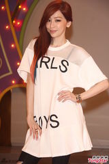 组图：王心凌暴瘦至40公斤 称理想体重是41公斤