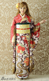 组图：板野友美和服写真曝光 软妹子俏皮可爱