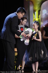 组图：童星李馨巧凭《激战》获最佳女演员