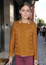 组图：奥利维亚-巴勒莫伦敦看秀 毛衣搭长裤