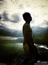 组图：吴奇隆晒海岛写真 裸上身性感诱惑