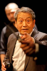 幻灯图集：图解上海话剧艺术中心话剧《12个人》