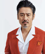 组图：吴秀波拍霸气写真 专访谢演艺圈救命之恩