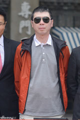 组图：冯小刚电影公社开街 众明星到场助阵