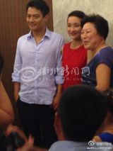 组图：周迅高圣远回衢州摆喜宴 仅开席八桌