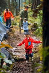 组图：爸爸开启丛林大冒险 金曲歌王曹格落泪