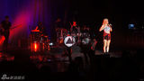 组图:绵羊音艾丽-高登北京开唱 背心装身材火辣