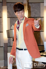 组图：探班《主君的太阳》苏志燮孔孝珍笑开颜