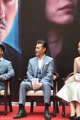 组图：吴秀波《离婚律师》胡子柔软被调戏