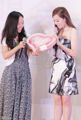 组图：张靓颖签唱会引震动 暌违两年歌迷蜂拥