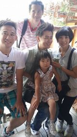 组图：《爸爸2》赴花莲 Kimi和新小伙伴们玩耍