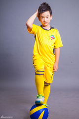 组图：足球梦萌娃乱入世界杯 神预测巴西赢两球