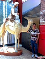 组图：马浚伟当真人秀评委 忆母亲感触落泪