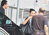 组图：邱淑贞携两女为公司庆功 爱女小脸肉嘟嘟