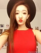 组图：申军谊女儿近照曝光 窈窕淑女外形靓丽