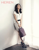 组图：演员李宝英拍写真 散发优雅人妻女人味